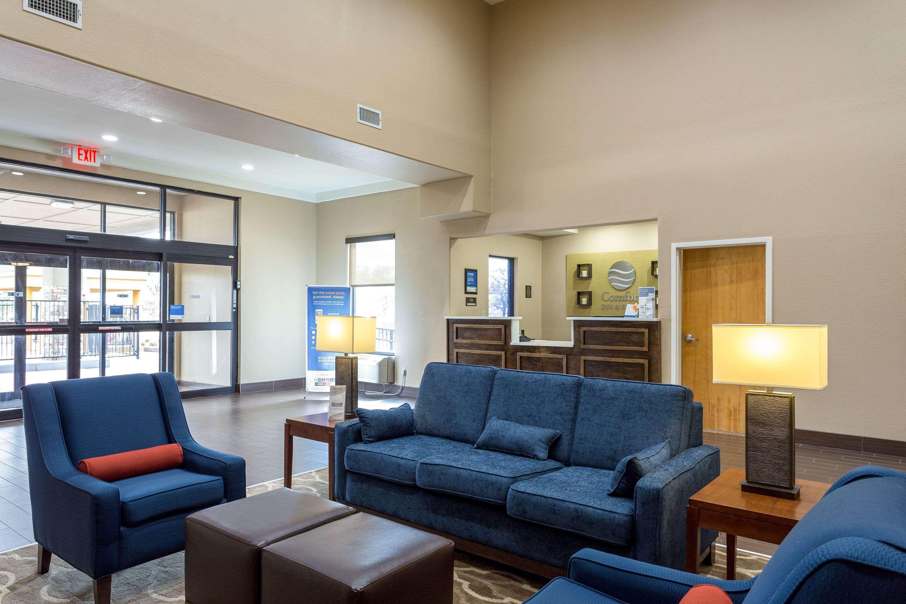 Comfort Inn & Suites Airport Baton Rouge Exteriér fotografie